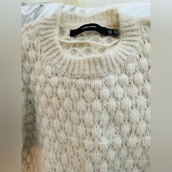 🛑🛑🛑NWOT POINTELLE SWEATER - Picture 3 of 12